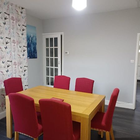 Pearson House - Huku Kwetu 3 Bedroom End Of Terrance House - Family And Business Group Self Catering Accommodation -Huku Kwetu Nottingham Eksteriør bilde