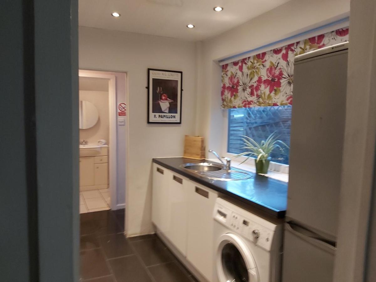 Pearson House - Huku Kwetu 3 Bedroom End Of Terrance House - Family And Business Group Self Catering Accommodation -Huku Kwetu Nottingham Eksteriør bilde