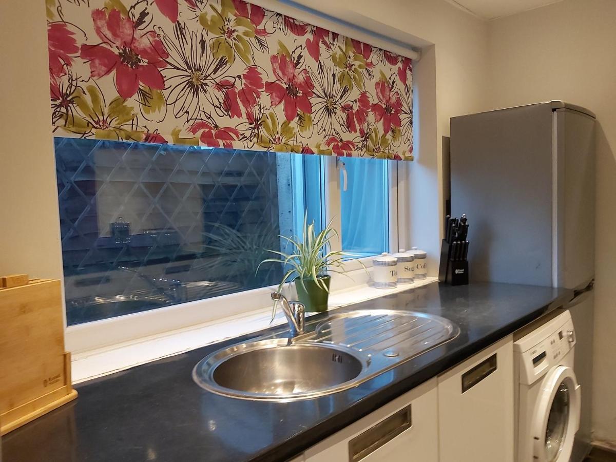 Pearson House - Huku Kwetu 3 Bedroom End Of Terrance House - Family And Business Group Self Catering Accommodation -Huku Kwetu Nottingham Eksteriør bilde