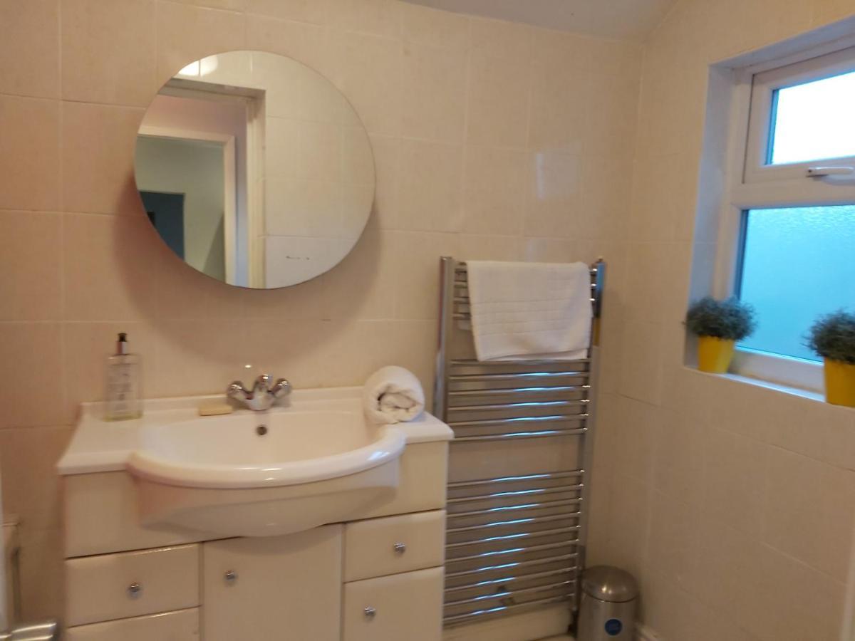 Pearson House - Huku Kwetu 3 Bedroom End Of Terrance House - Family And Business Group Self Catering Accommodation -Huku Kwetu Nottingham Eksteriør bilde