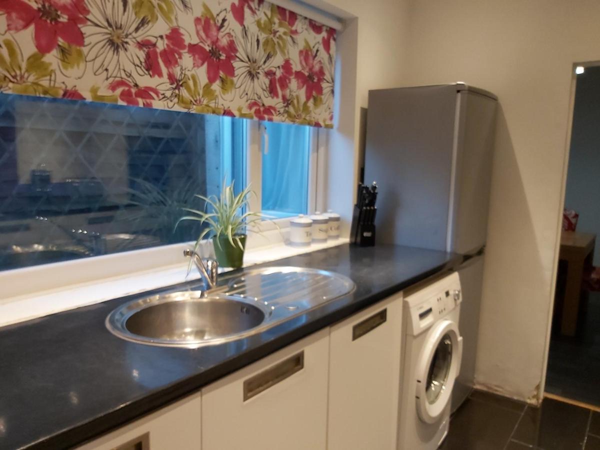 Pearson House - Huku Kwetu 3 Bedroom End Of Terrance House - Family And Business Group Self Catering Accommodation -Huku Kwetu Nottingham Eksteriør bilde