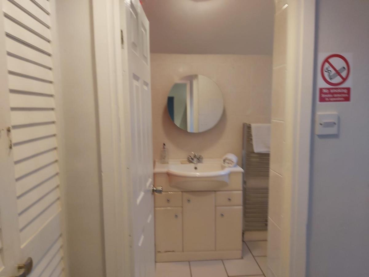 Pearson House - Huku Kwetu 3 Bedroom End Of Terrance House - Family And Business Group Self Catering Accommodation -Huku Kwetu Nottingham Eksteriør bilde