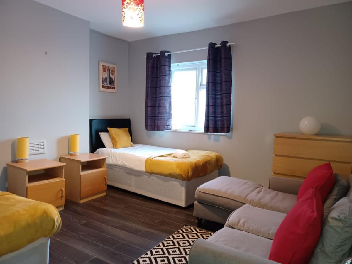 Pearson House - Huku Kwetu 3 Bedroom End Of Terrance House - Family And Business Group Self Catering Accommodation -Huku Kwetu Nottingham Eksteriør bilde